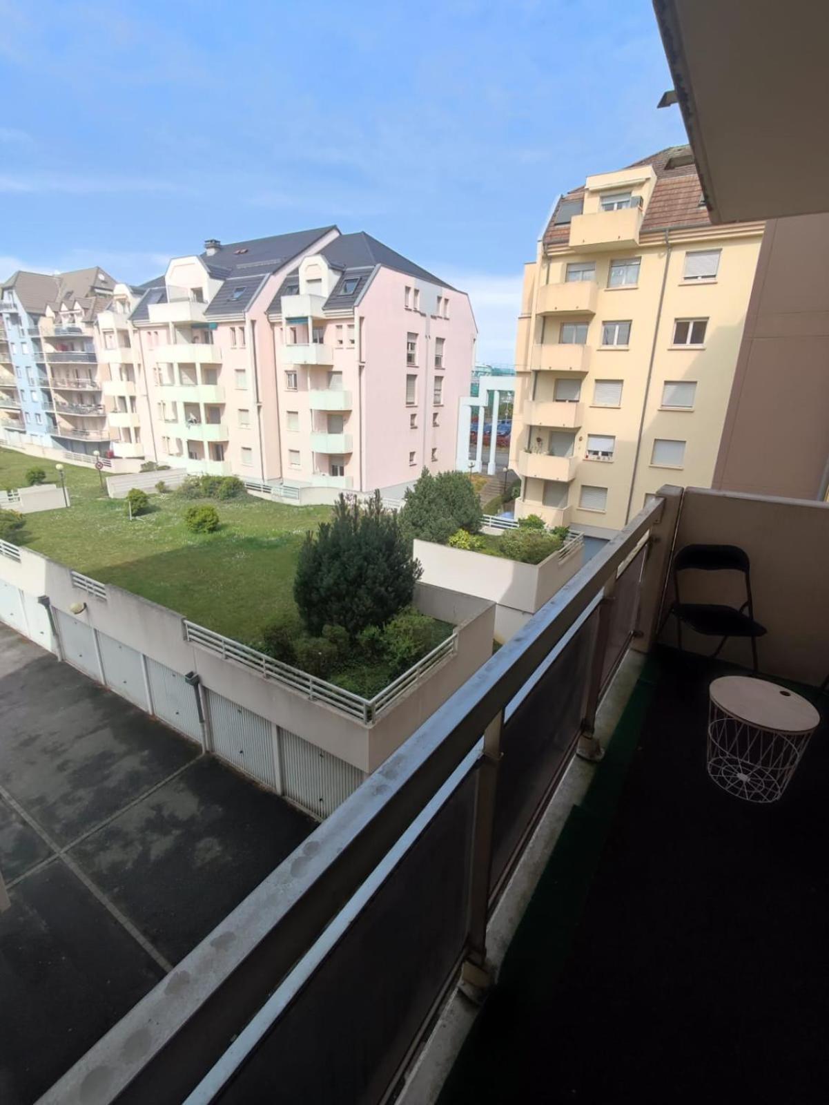 Douillet-Kanamappart-Euroairport Apartamento Saint-Louis  Exterior foto