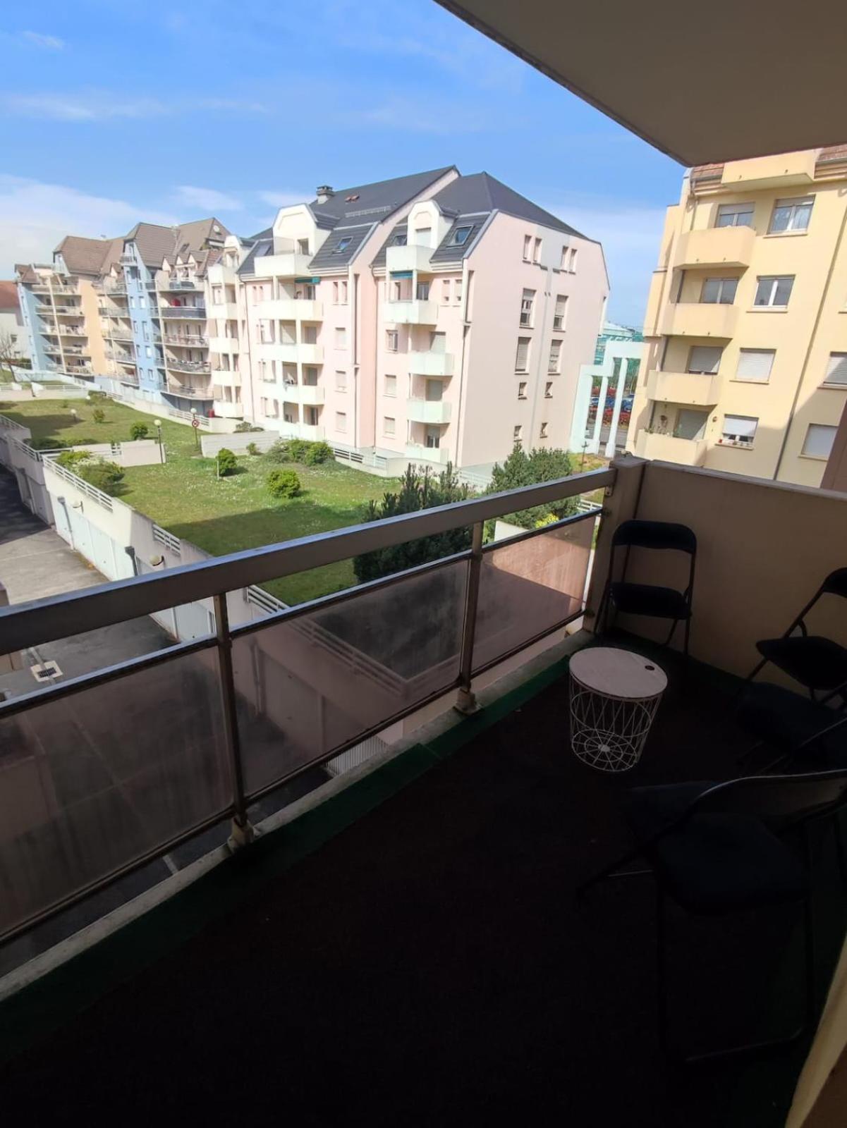 Douillet-Kanamappart-Euroairport Apartamento Saint-Louis  Exterior foto